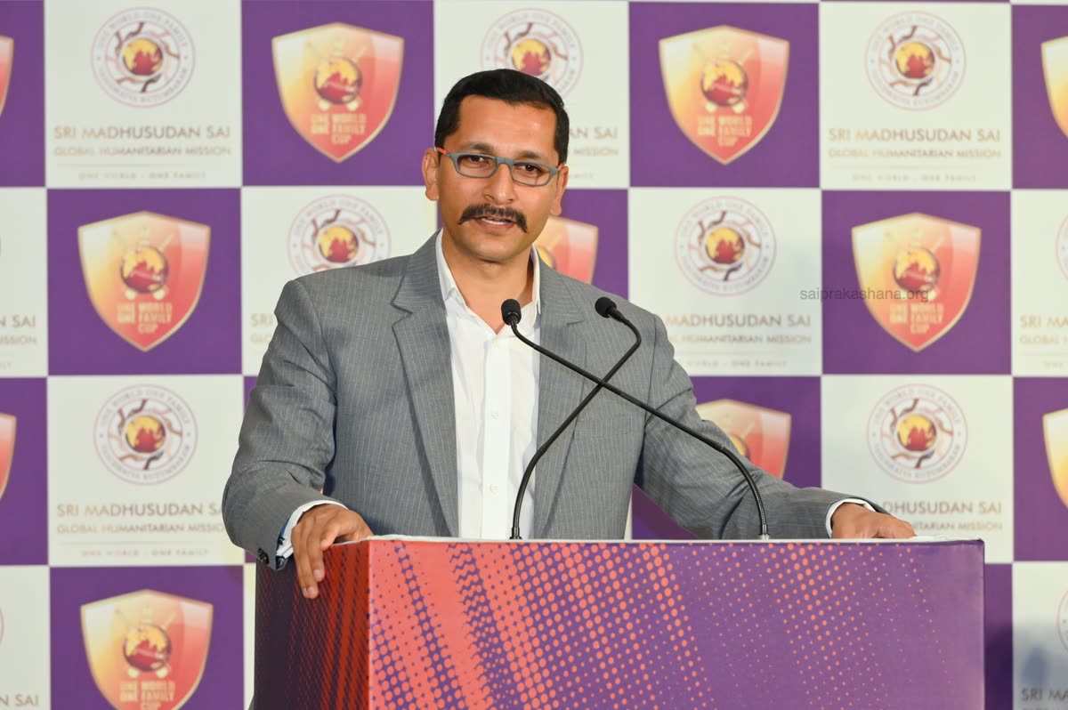 Chinmay hosting the Cricket for a Cause press meet